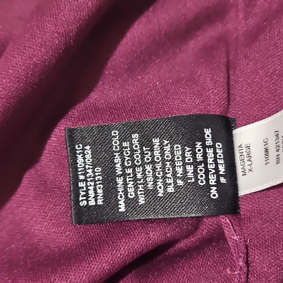 Invitée Juniors'  Elegant Textured Mini Dress in Deep Purple - Picture 7 of 9